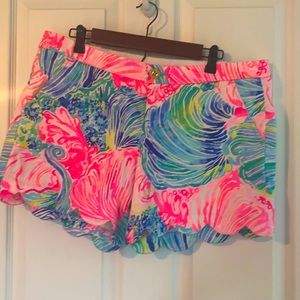 Lilly Pulitzer Buttercup Stretch Shorts Size 12